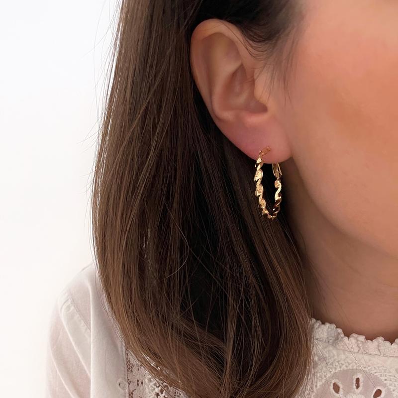 Créoles En Plaqué Or De 30 Mm – Neuves Avec étiquettes, Style Moderne