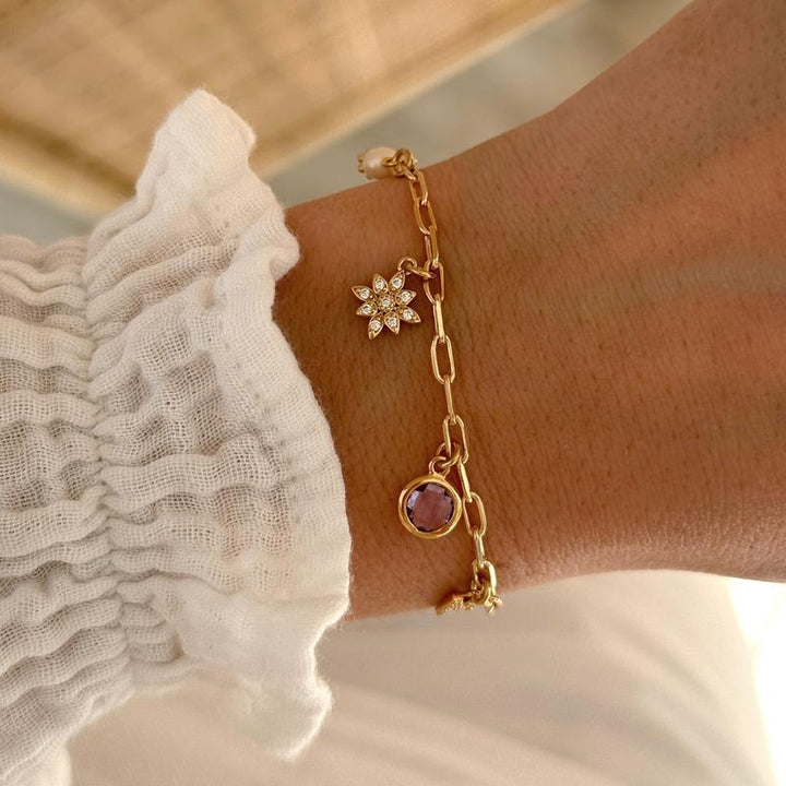 Personalisierbares, vergoldetes Armband mit Anhängern