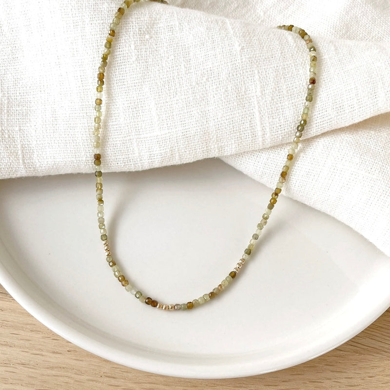 Halskette "Hamin" grüner Granat vergoldet-Halsketten-instant-plaisir-Instants Plaisirs | Schmuck