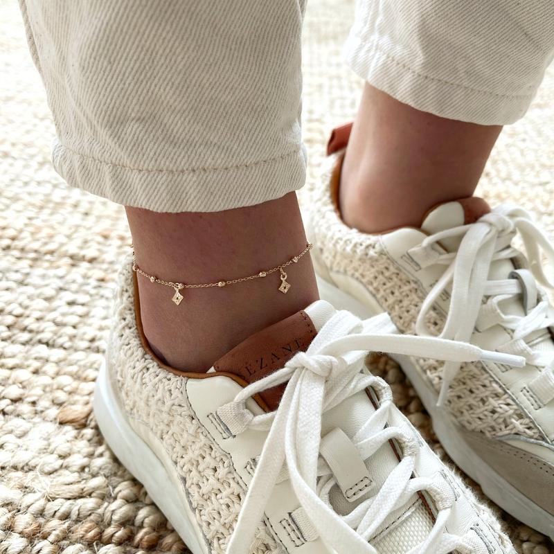 Trend | The ankle chain, the accessory not to be missed this summer!