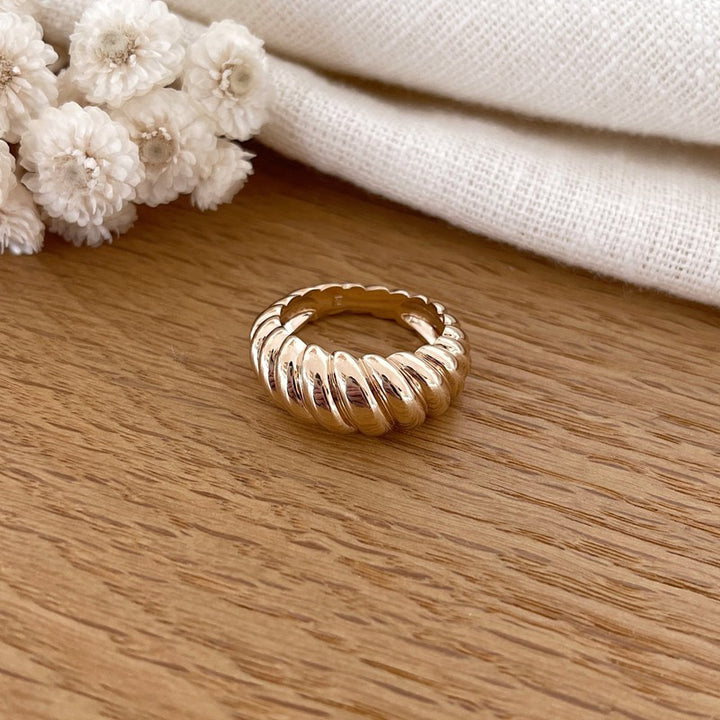 Camy" gold-plated ring