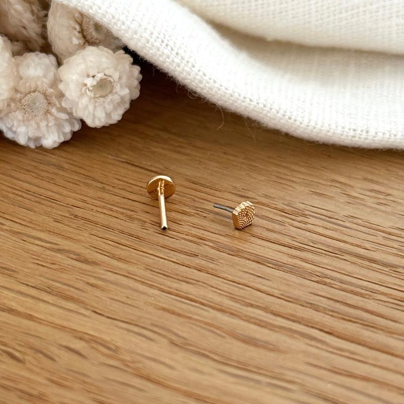 Gold-plated "Fanja" ear piercing