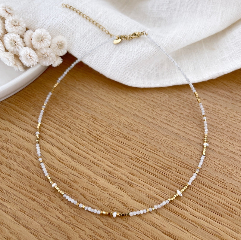 Wallis" white agate steel necklace