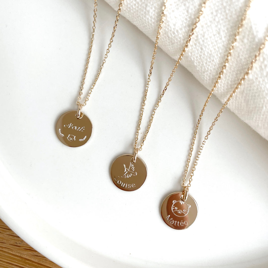 Collection of personalized christening medal necklaces for children and adults, in 3-micron gold plating.