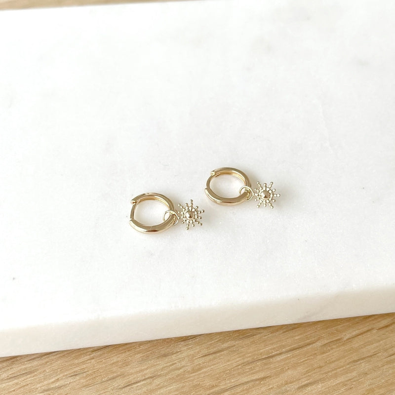 Gold-plated "Soleil" mini hoop earrings -Instants Plaisirs Jewelry -Instants Plaisirs Jewelry