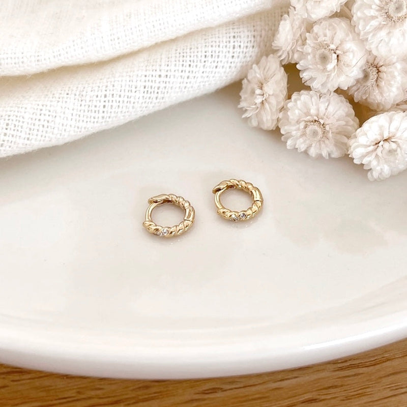 Mini aros «Fiorella» chapados en oro - Pendientes - instants-plaisirs -Instants Plaisirs  Joyas