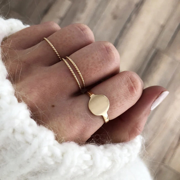 Anillo «Louise» chapado enInstants Plaisirs  Joyas