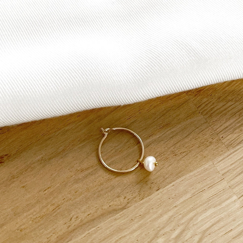 Broche «Lucy» con perla de agua dulce chapada en oroInstants Plaisirs Joyería