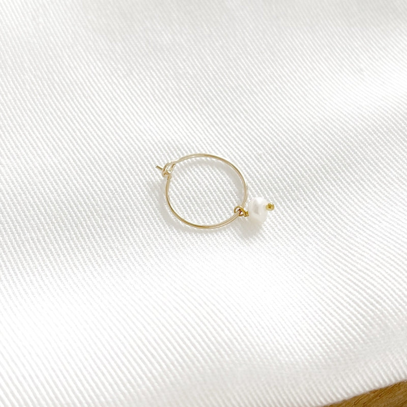 Broche «Lucy» con perla de agua dulce chapada en oroInstants Plaisirs Joyería