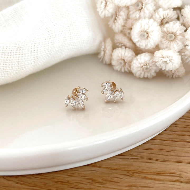 Pendientes «Anissa» blancos chapados en oro-PendientesInstants Plaisirs  Joyas