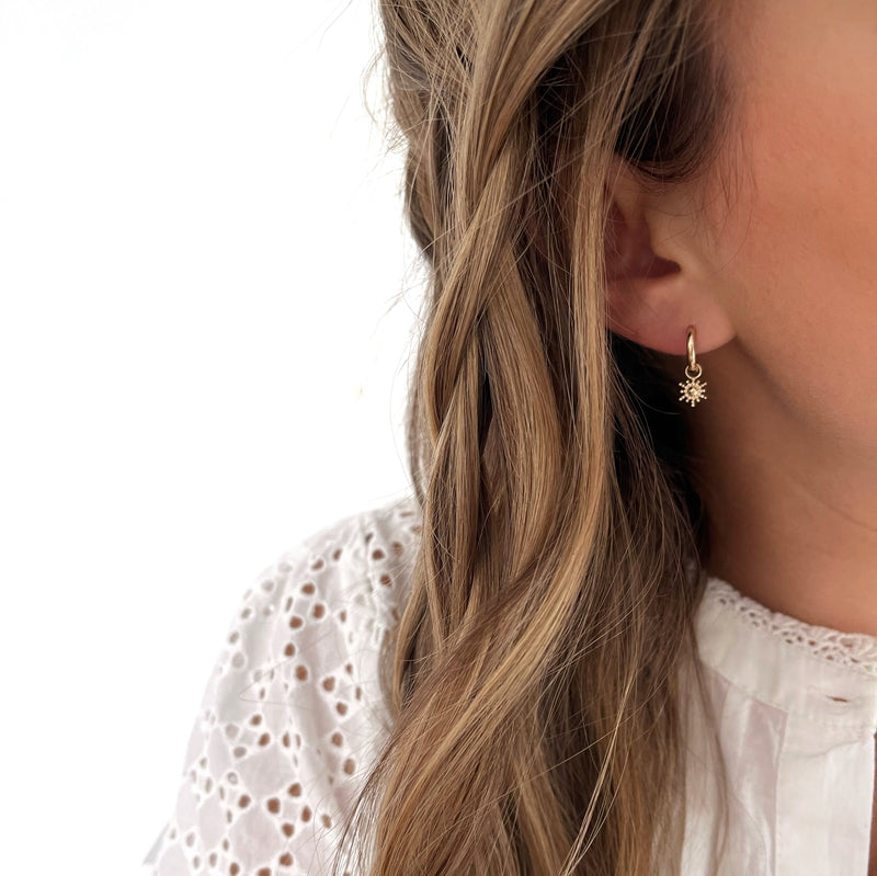 Mini aros «Soleil» chapados en oro -Instants Plaisirs Joyas -Instants Plaisirs Joyas