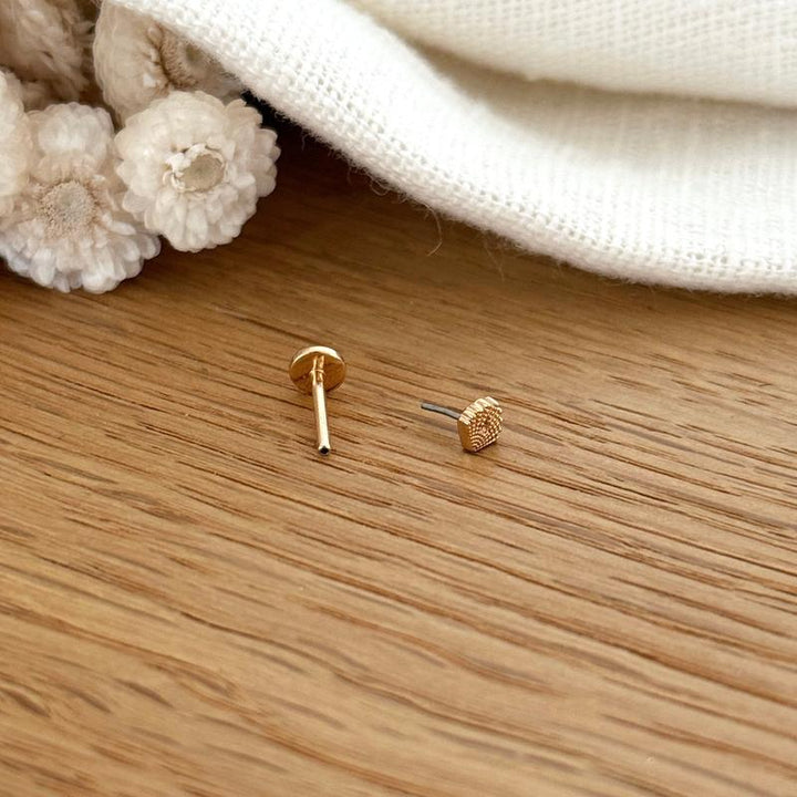 Piercing all'orecchio "Fanja" placcato oro