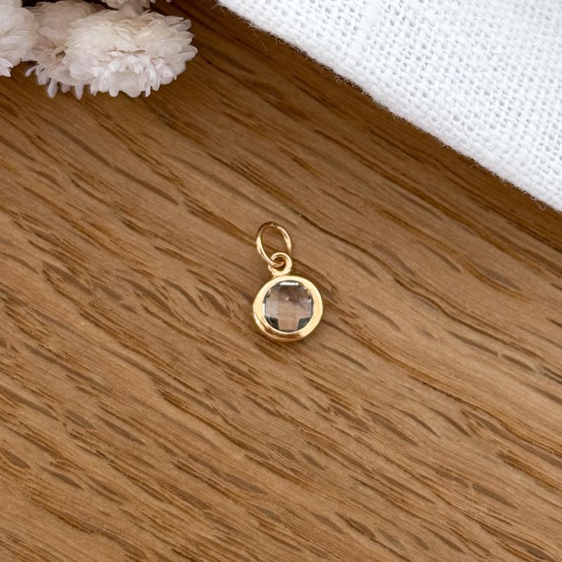 Pendentif "Lee" blanc plaqué or-Breloques et pendentifs-Instants Plaisirs - Bijoux-Instants Plaisirs | Bijoux