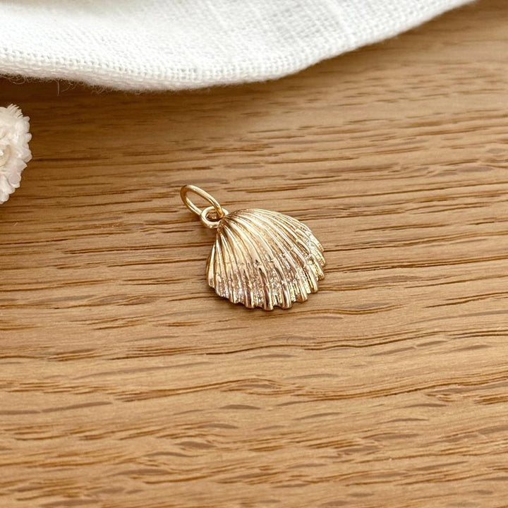 Ciondolo "Shell" placcato oro - Ciondoli e pendentiInstants Plaisirs  Gioielli -Instants Plaisirs  Gioielli