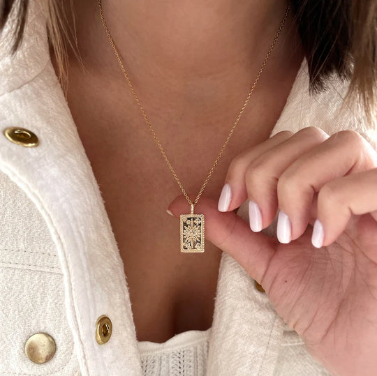 Guide | Significations et symboliques de nos colliers cartes oracle