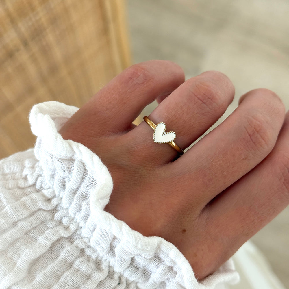 Bague Louka blanc portée