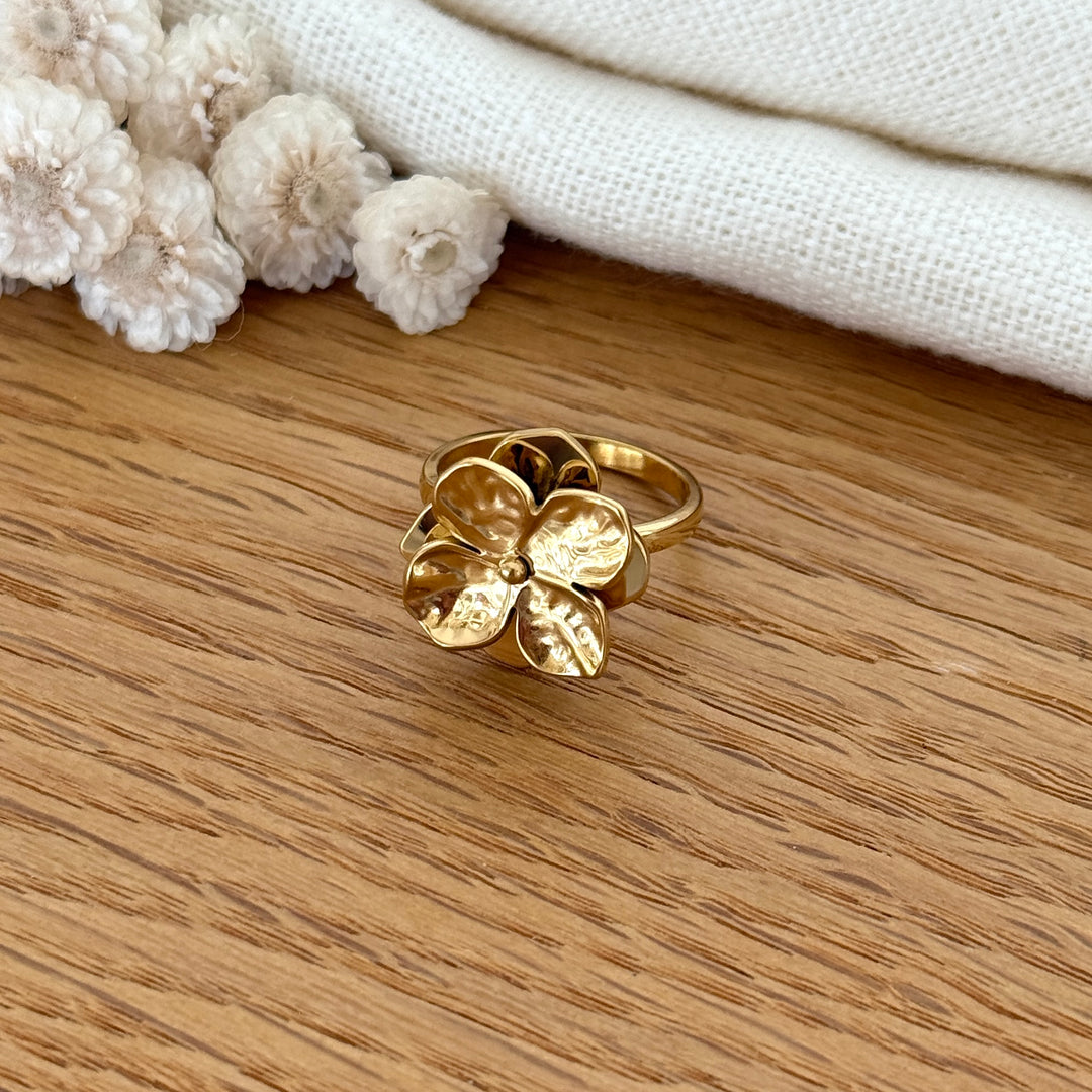 Anillo «Trébol» de acero