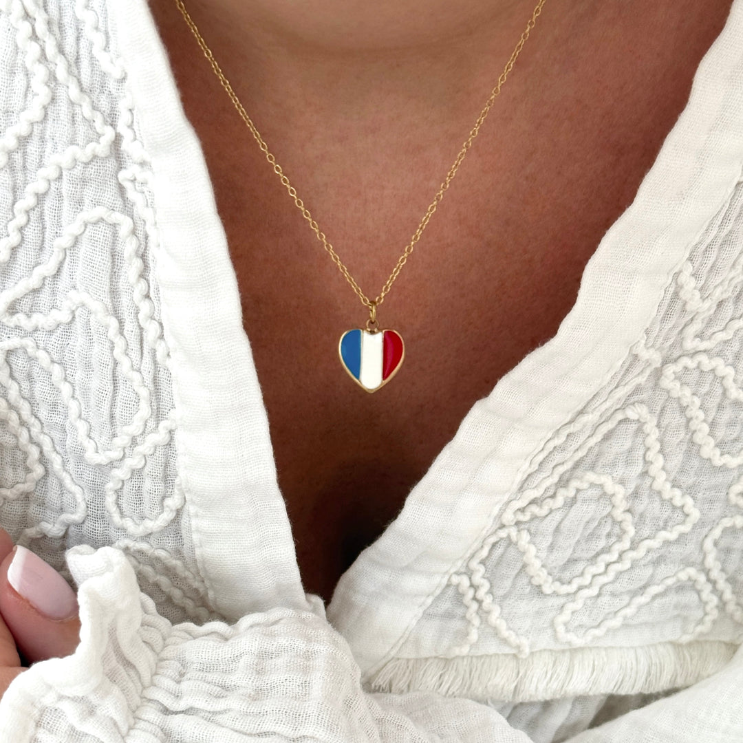 Chaîne classique avec pendentif au couleur de la France
