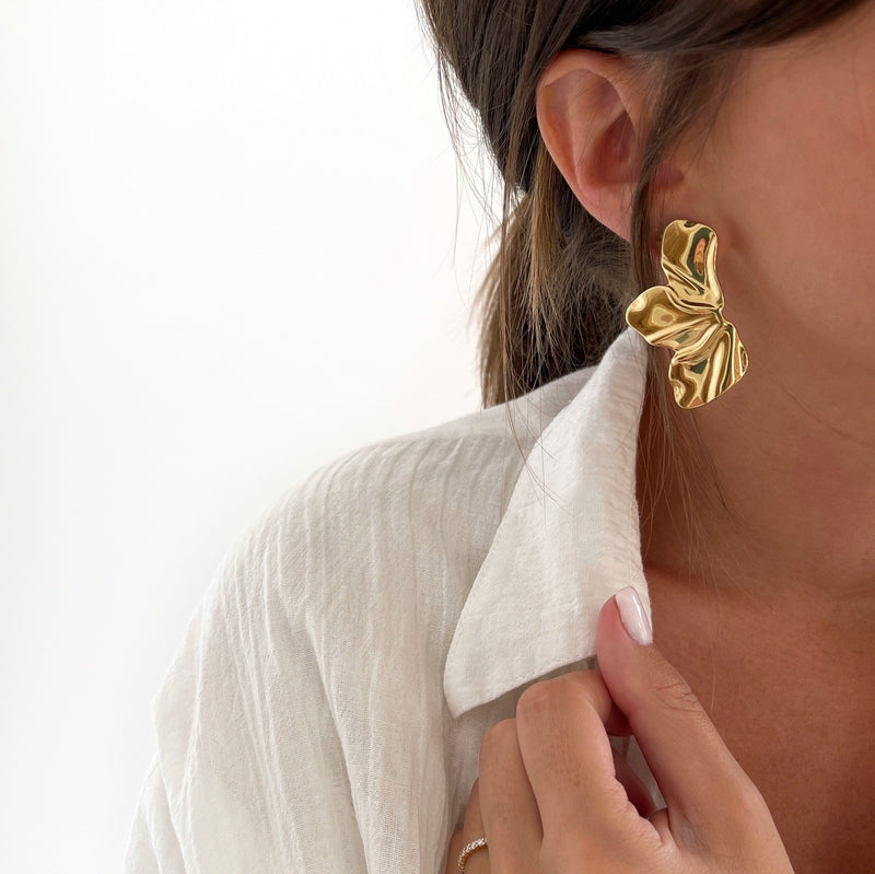Boucles d'oreilles pendantes filigranes de forme goutte et Boucles d'oreilles pendantes filigranes de forme goutte et
