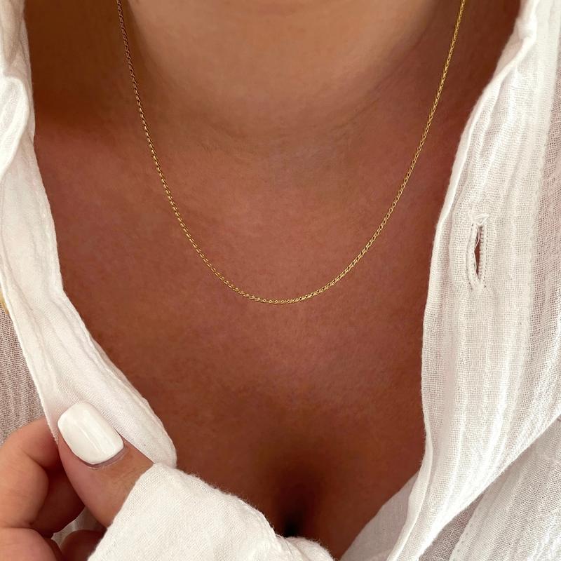 Halskette Finella aus Edelstahl  Halskette mit feiner Kette  Instants  Plaisirs Schmuck