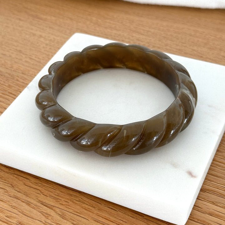 "Apolline" brown resin bangle