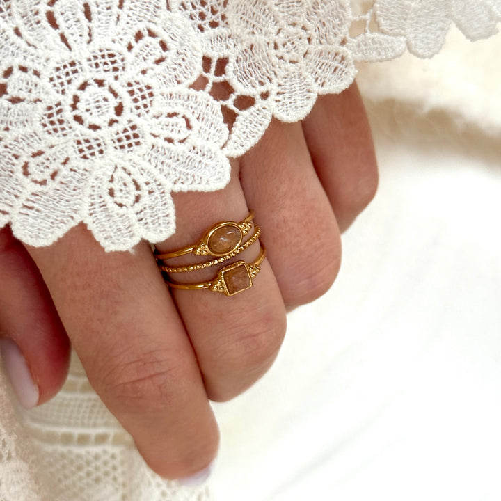 "Amara" ring, strawberry quartz, steel