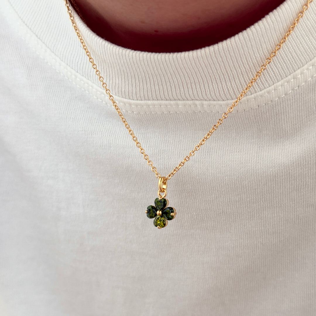 Colgante «Trébol» verde chapado en oro