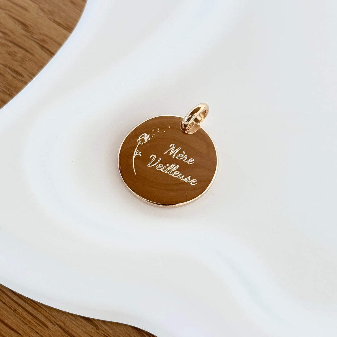 Pendentif "Mère veilleuse" plaqué or